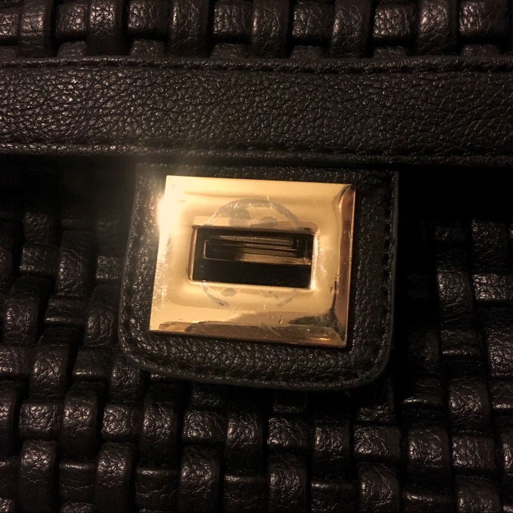 Black Vegan CrossHatch Purse. π€ - Picture 4 of 8